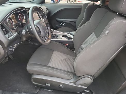 Used 2022 Dodge Challenger GT image 18