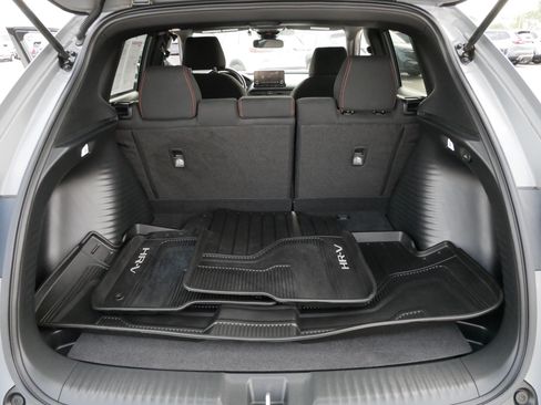 Used 2025 Honda HR-V Sport image 18