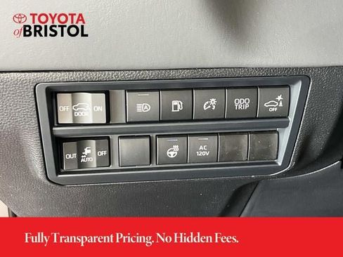 Used 2026 Toyota Sequoia Capstone AWD/4WD image 33