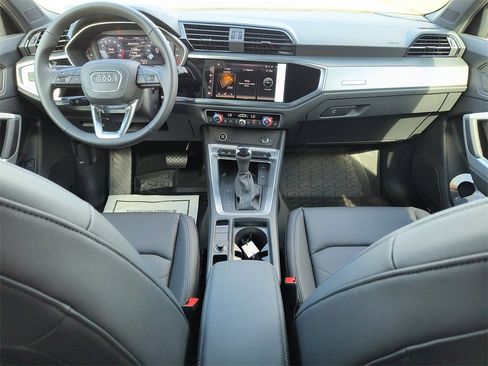 New 2025 Audi Q3 2.0T Premium image 11