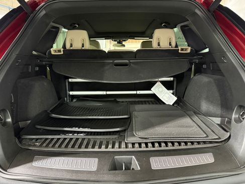 Used 2018 Cadillac XT5 Luxury w/ Driver Awareness Package image 39