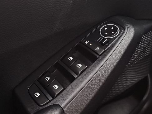 Used 2025 Kia Seltos S FWD image 27
