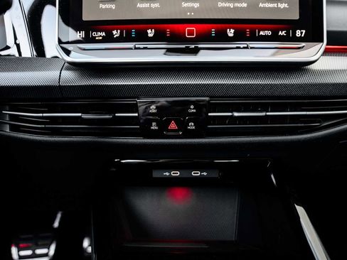 New 2026 Volkswagen Golf image 31