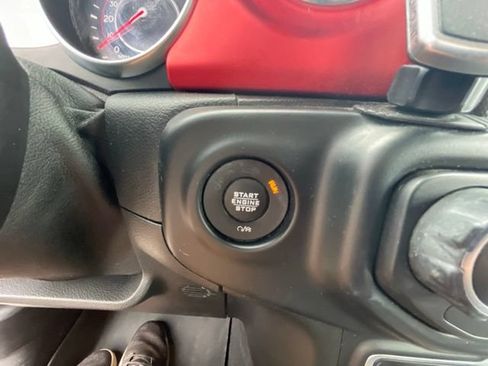 Used 2019 Jeep Wrangler Unlimited Rubicon AWD/4WD image 37