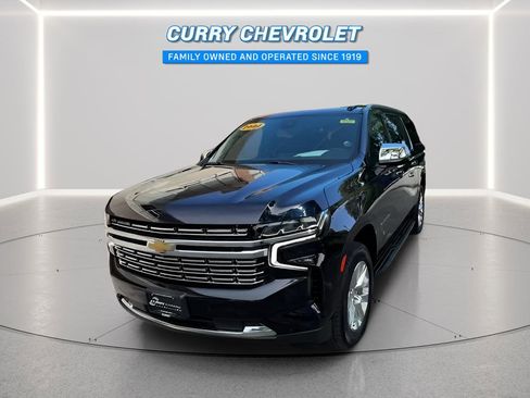 Used 2024 Chevrolet Suburban Premier AWD/4WD image 3