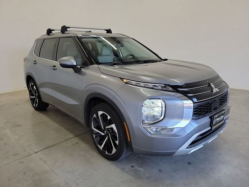 Used 2023 Mitsubishi Outlander SEL image 4