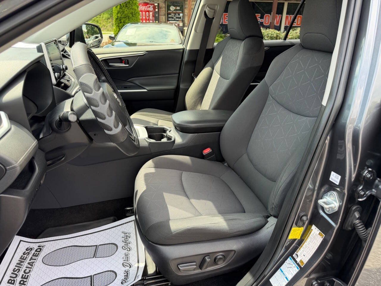 Used 2020 Toyota RAV4 XLE w/ Convenience Package AWD/4WD image 11