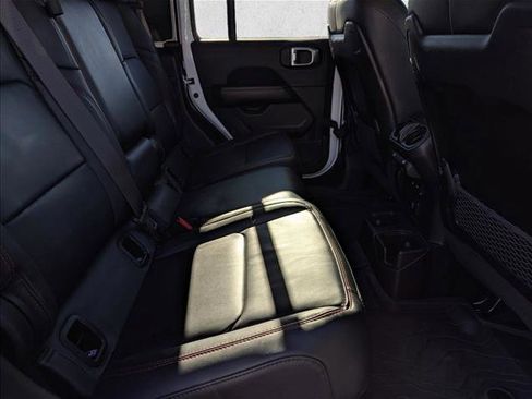 Used 2024 Jeep Gladiator Rubicon image 19