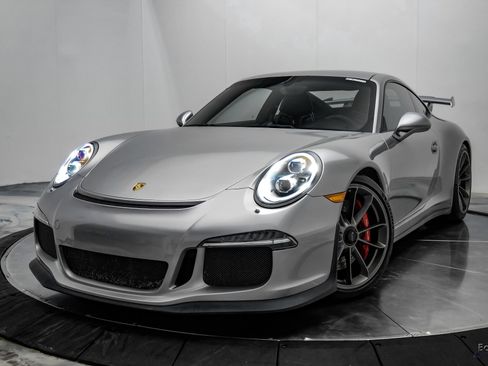 Used 2015 Porsche 911 GT3 RWD image 6