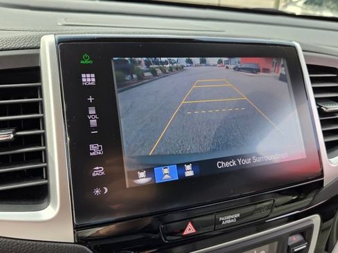Used 2016 Honda Pilot Touring image 25