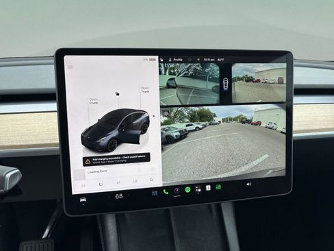 Used 2025 Tesla Model Y Long Range RWD image 23