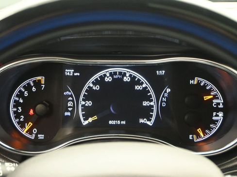 Used 2020 Jeep Grand Cherokee Overland image 12