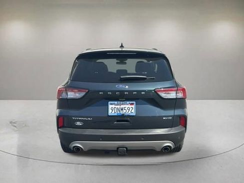 Certified 2022 Ford Escape Titanium w/ Titanium Elite Package AWD/4WD image 3