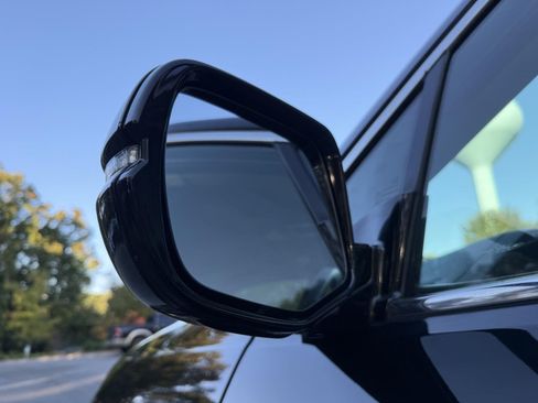 Used 2019 Honda Pilot Touring image 16