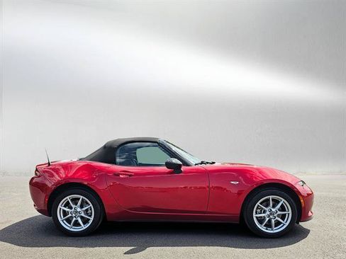 Used 2017 MAZDA MX-5 Miata Sport RWD image 6