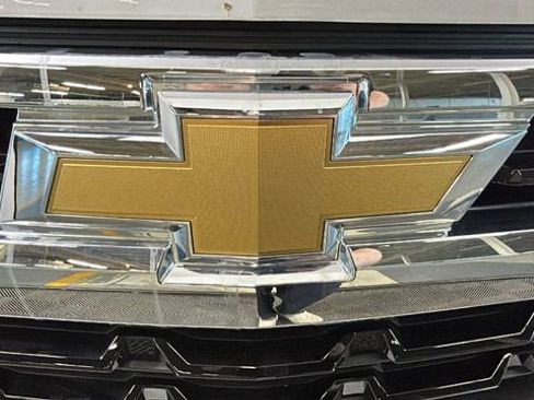 Used 2025 Chevrolet Silverado 1500 LT AWD/4WD image 9