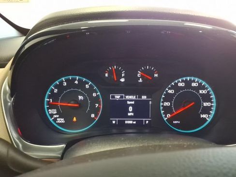 Used 2022 Chevrolet Traverse LS FWD image 15