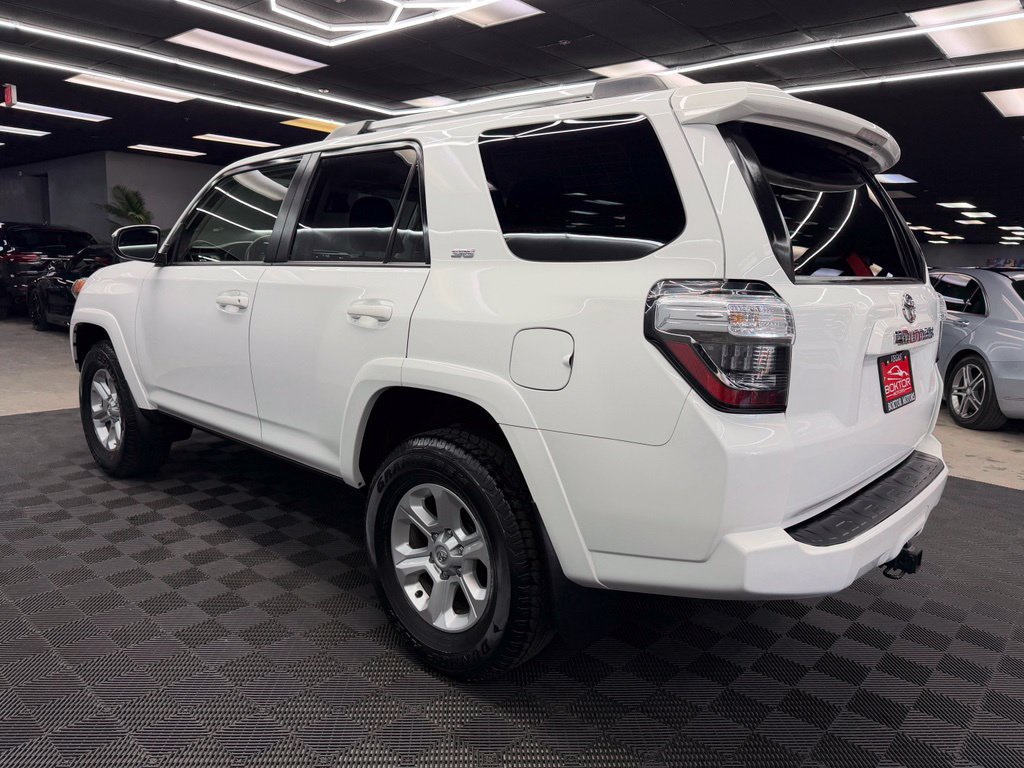 Used 2024 Toyota 4Runner SR5 AWD/4WD image 9