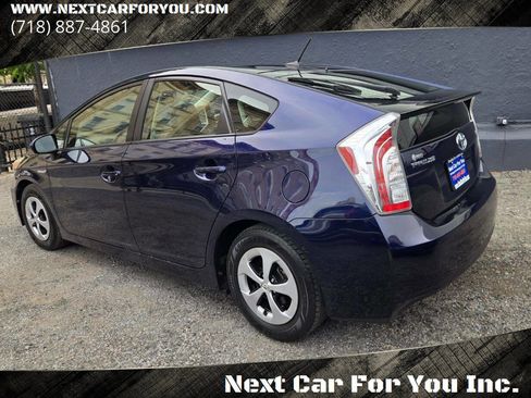 Used 2013 Toyota Prius Four FWD image 3