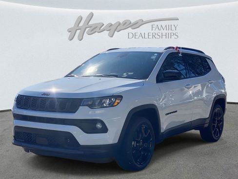 New 2026 Jeep Compass Latitude image 6