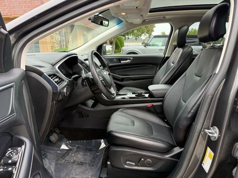 Used 2018 Ford Edge Titanium w/ Technology Package AWD/4WD image 8