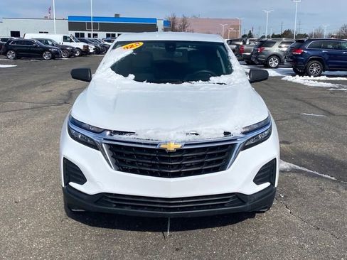 Certified 2022 Chevrolet Equinox LS w/ LS Convenience Package image 2