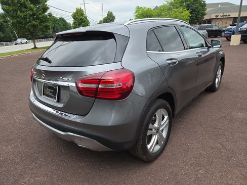 Used 2018 Mercedes-Benz GLA 250 4MATIC image 3