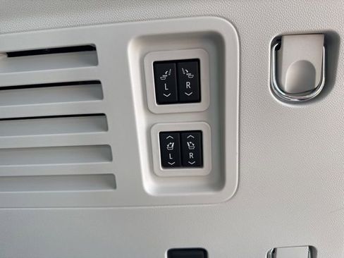 New 2026 GMC Acadia Denali w/ Super Cruise Package image 15