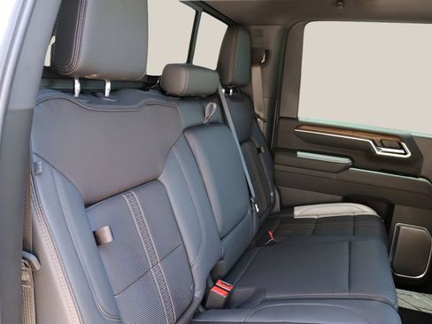 Used 2025 Chevrolet Silverado 2500 High Country w/ High Country Premium Package AWD/4WD image 19