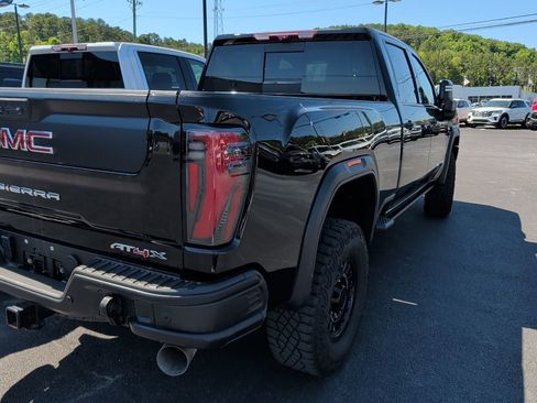 Used 2024 GMC Sierra 2500 AT4X w/ AT4X AEV Edition AWD/4WD image 4
