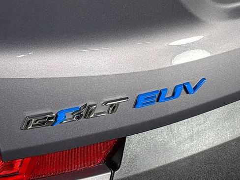 Used 2022 Chevrolet Bolt EUV LT w/ Convenience Package FWD image 23