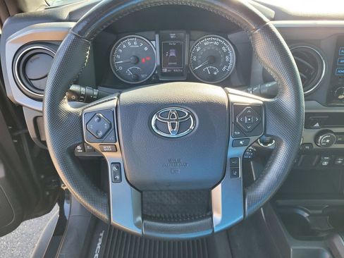 Used 2019 Toyota Tacoma TRD Off-Road AWD/4WD image 20