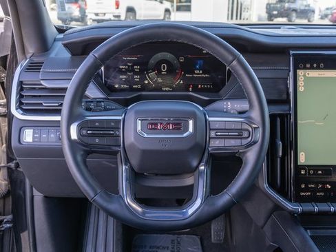 Used 2025 GMC Acadia Elevation image 18