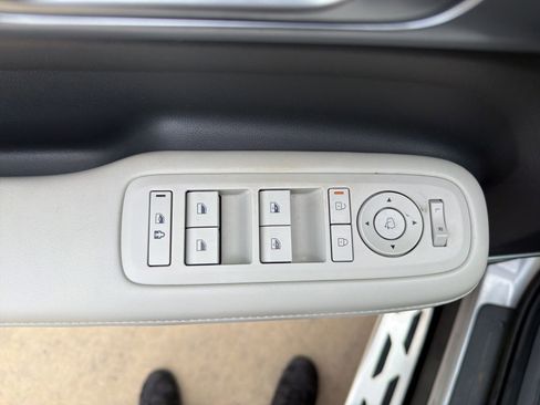 Used 2024 Hyundai Santa Fe Limited FWD image 15