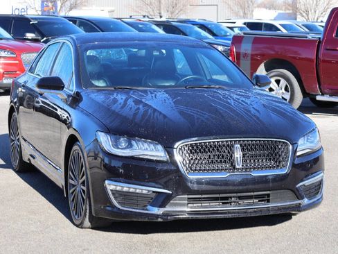 Used 2019 Lincoln MKZ Premiere image 4