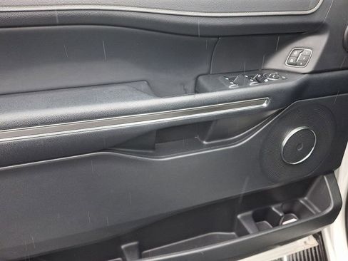 Used 2022 Ford Expedition Max XLT image 13