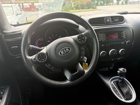 Used 2016 Kia Soul FWD image 9