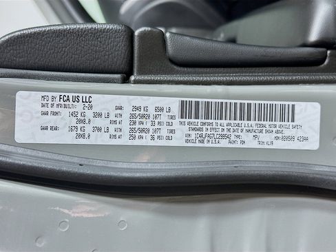 Used 2020 Jeep Grand Cherokee Altitude image 31