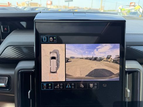 Used 2025 GMC Yukon XL AT4 w/ AT4 Premium Plus Package AWD/4WD image 27