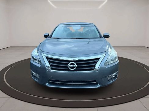 Used 2015 Nissan Altima 2.5 SV w/ Convenience Package FWD image 4