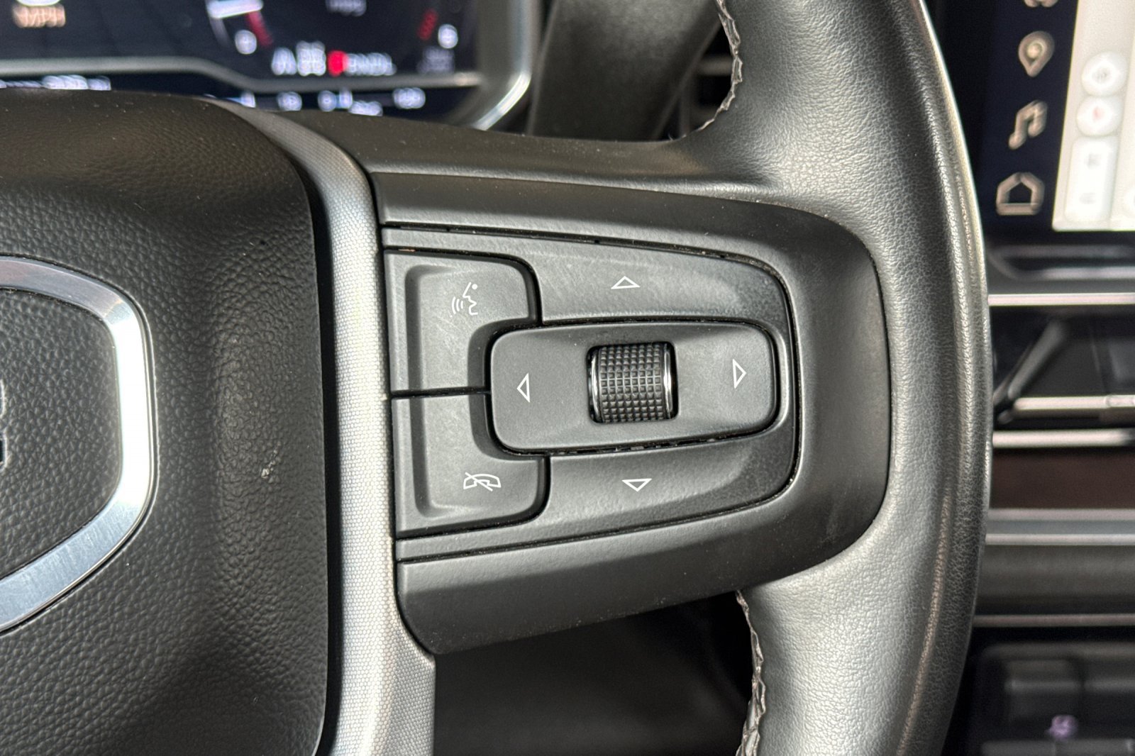 Used 2025 GMC Sierra 1500 SLT AWD/4WD image 35