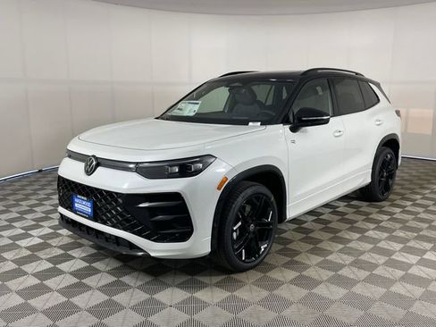 New 2026 Volkswagen Tiguan SE R-Line AWD/4WD image 1