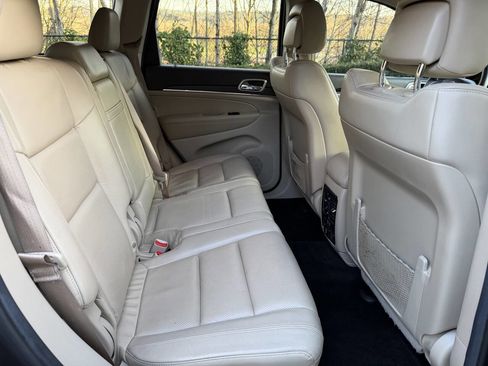 Used 2014 Jeep Grand Cherokee Limited w/ Luxury Group II image 30