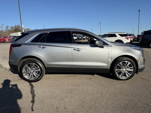 Used 2025 Cadillac XT5 Premium Luxury image 6