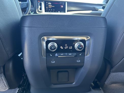 Used 2024 GMC Yukon Denali AWD/4WD image 28