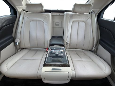 Used 2017 Lincoln Continental Reserve w/ Luxury Package image 21