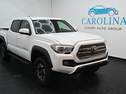 Used 2016 Toyota Tacoma TRD Off-Road w/ Towing Package AWD/4WD image 1