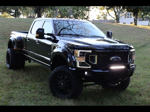 Used 2021 Ford F350 Lariat w/ Lariat Ultimate Package image 2