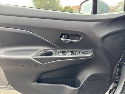 Used 2025 Nissan Versa SV FWD image 18