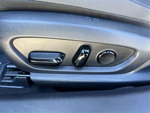 Used 2024 Lexus ES 350 w/ Premium Package image 10